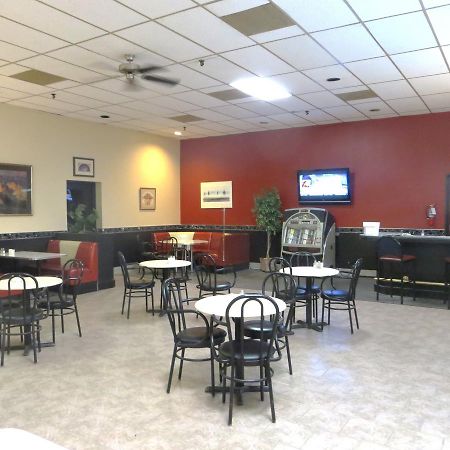 Town And Country Motor Hotel YYC Dış mekan fotoğraf