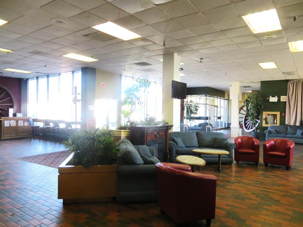 Town And Country Motor Hotel YYC Dış mekan fotoğraf